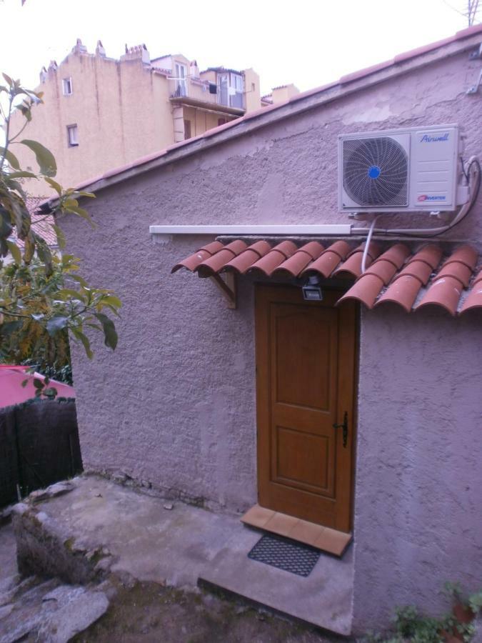 Meuble De Tourisme 2 Etoiles 40 Cours Napoleon Leilighet Ajaccio  Eksteriør bilde